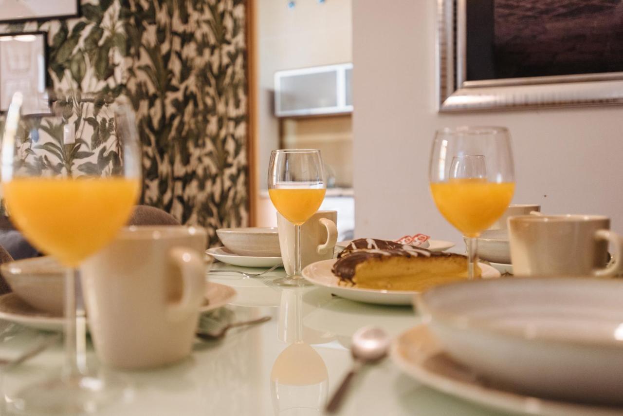 Homeyseville- Bright At Santa Cruz 6 Pax, Parking Optional Appartement Sevilla